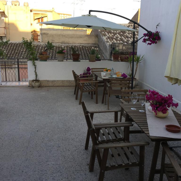 Case Vacanze Le Rose Villa Noto Exterior foto